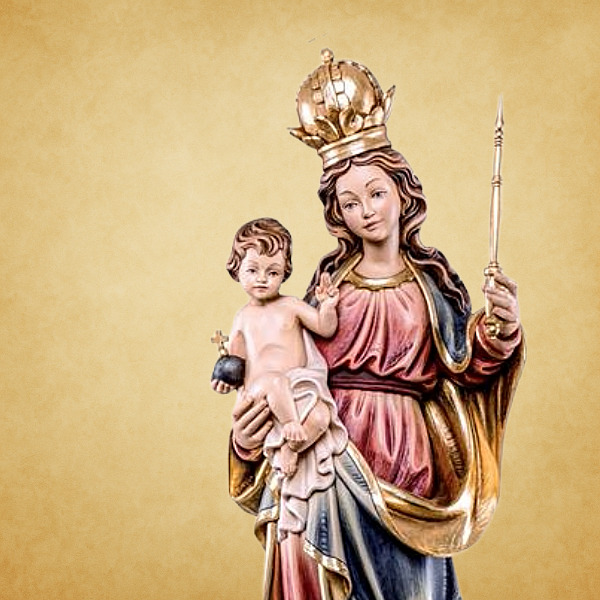 Scultura Barocca della Madonna con Bambino in legno, ricca di movimento e dettagli dorati.